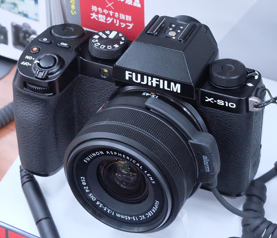 Fujifilm X-S20